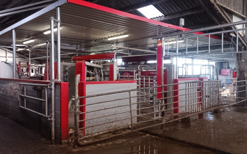 Protection milking robot lely
